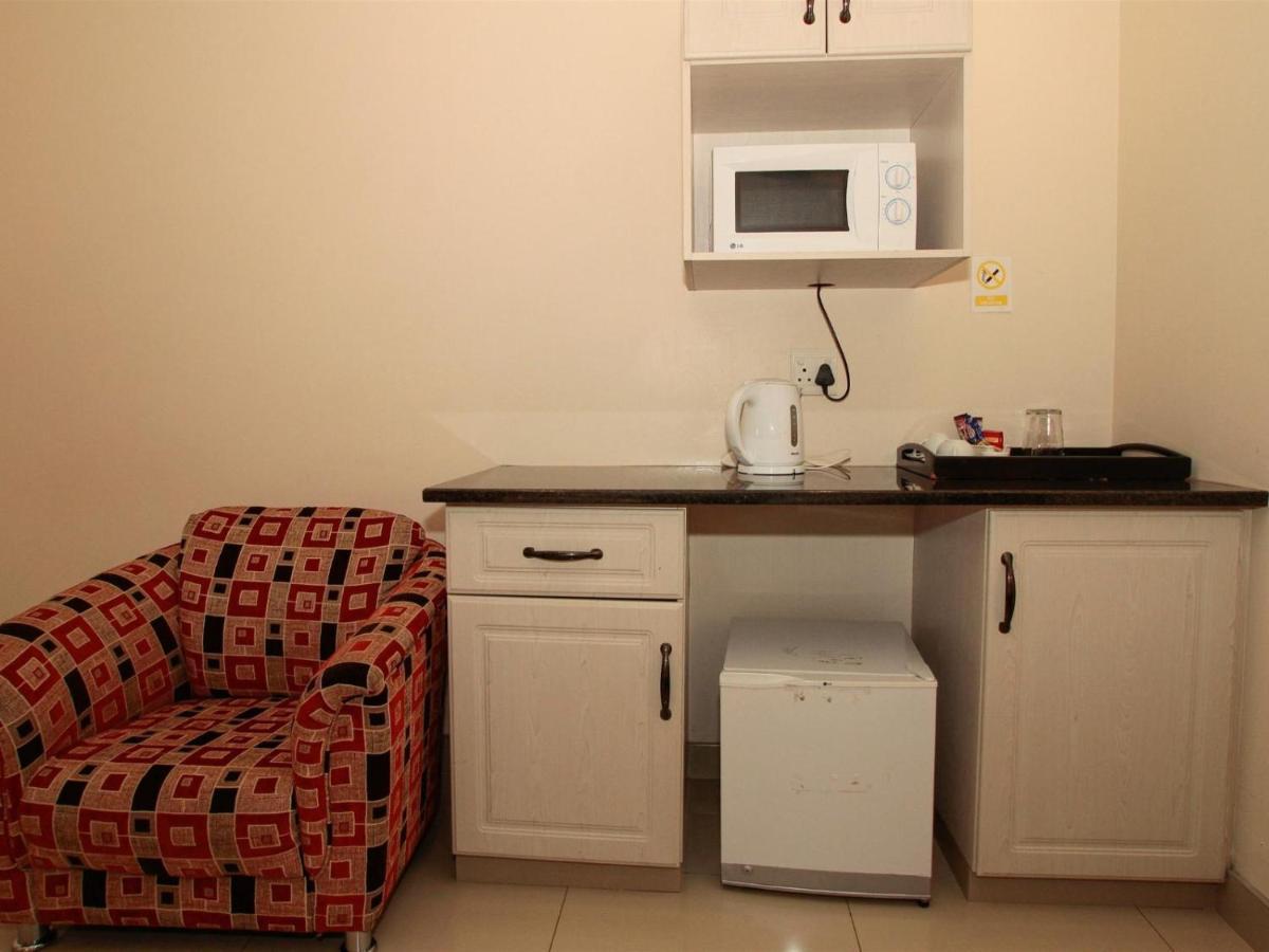 דורבן Addis Bed And Breakfast מראה חיצוני תמונה